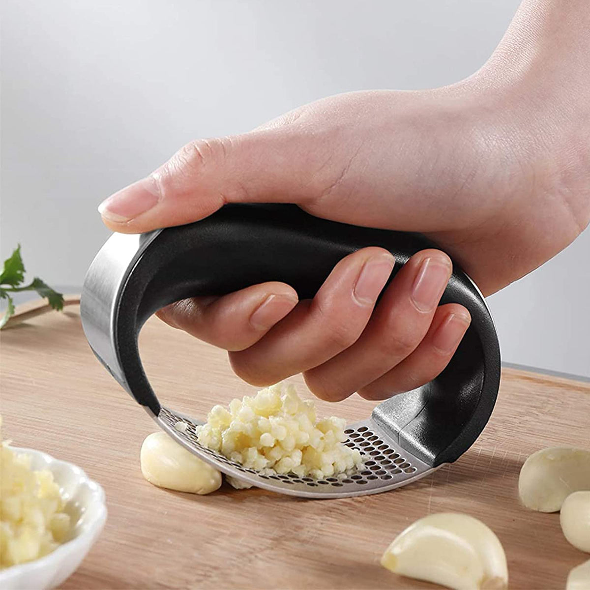 Stainless Steel Garlic Press Rocker with Silicone Peeler N39434