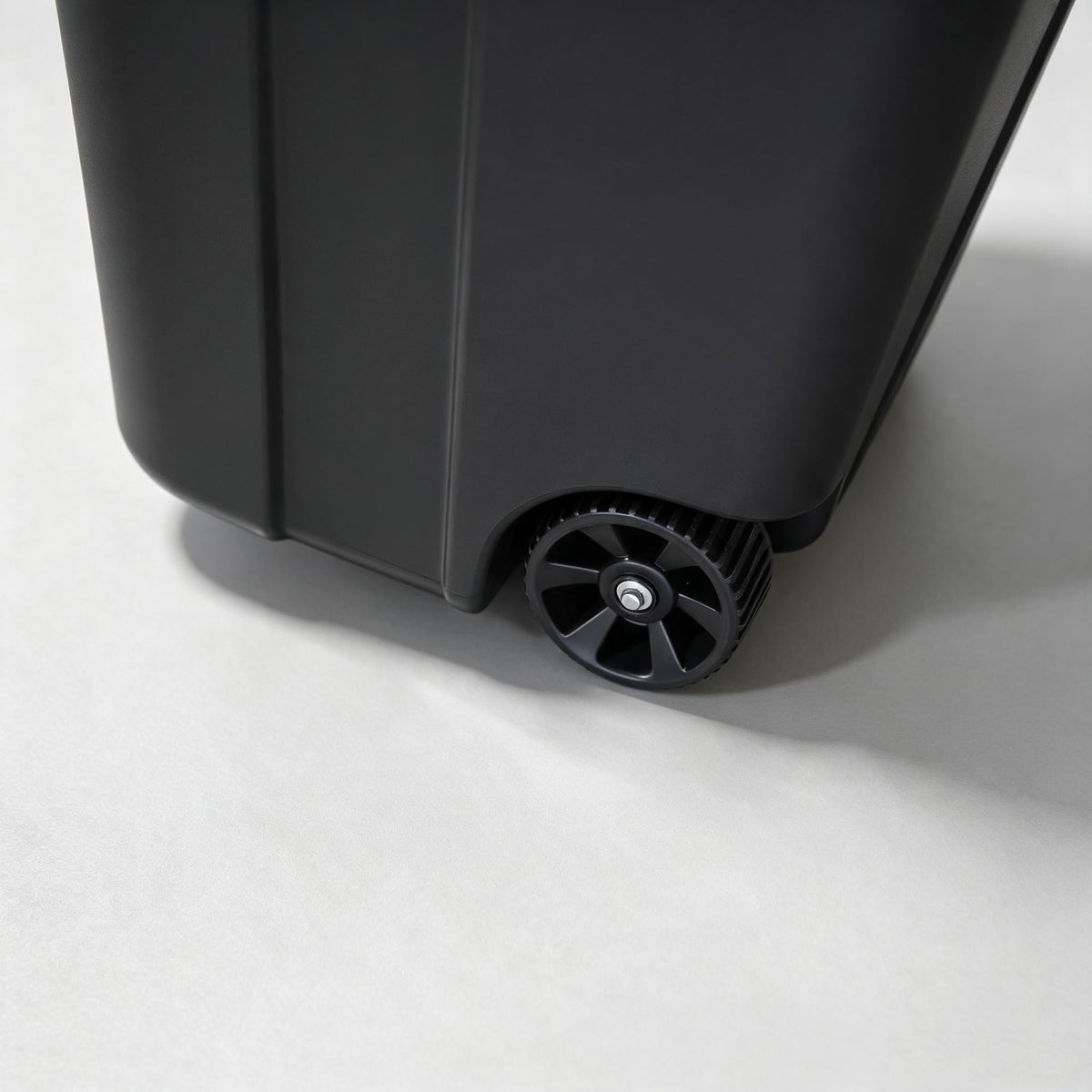 32 Gallon Black Plastic Wheeled Trash Can with Lid C623847