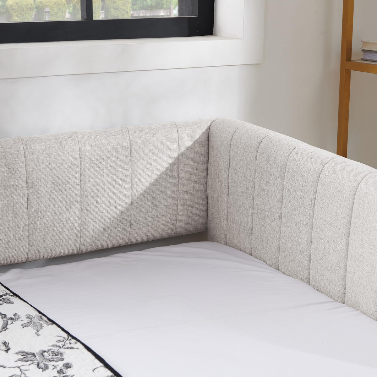Beige Linen Twin Size Upholstered Daybed with Trundle and Headboard E782125